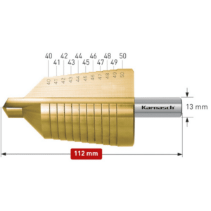 Stopničasti sveder HSS-XE TIN-GOLD KARNASCH (40 – 50mm) – 2 rezili Profesionalni stopničasti sveder izdelan iz HSS-XE jekla, s TIN-GOLD prevleko, navzkrižno brušen, z ravnim utorom. Stopničasti svedri KARNASCH omogočajo vrtanje perfektnih izvrtin z razigljenimi robovi v pločevine do debeline 4mm. Prehod med stopnjami omogoča istočasno grezenje predhodne izvrtine. Sveder je vsestransko uporaben in uporabniku omogoča vrtanje lukenj 11 različnih premerov med 40 – 50mm, rezilo pa je mogoče ponovno brusiti.